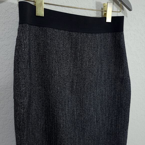 Express Skirt Womens Size 6 Short Mini Black Chevron Classic Preppy Neutral - Picture 10 of 13